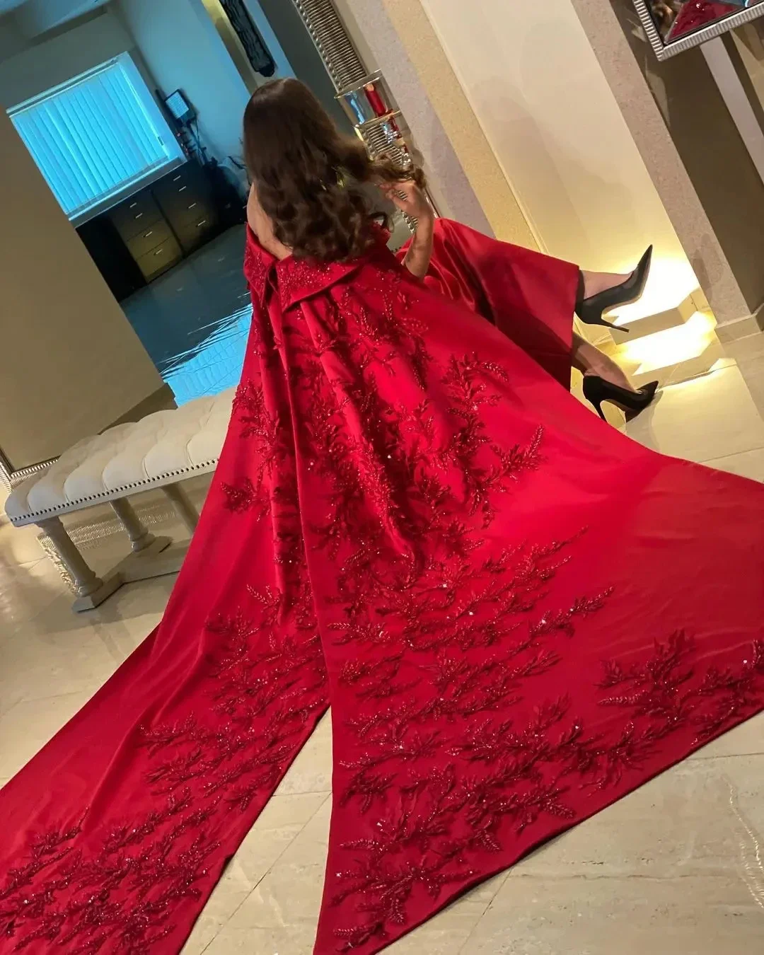 カスタマイズされたアンクル丈シースドレス、イブニングパーティ - Women Formal Wear Dress のレビューと価格