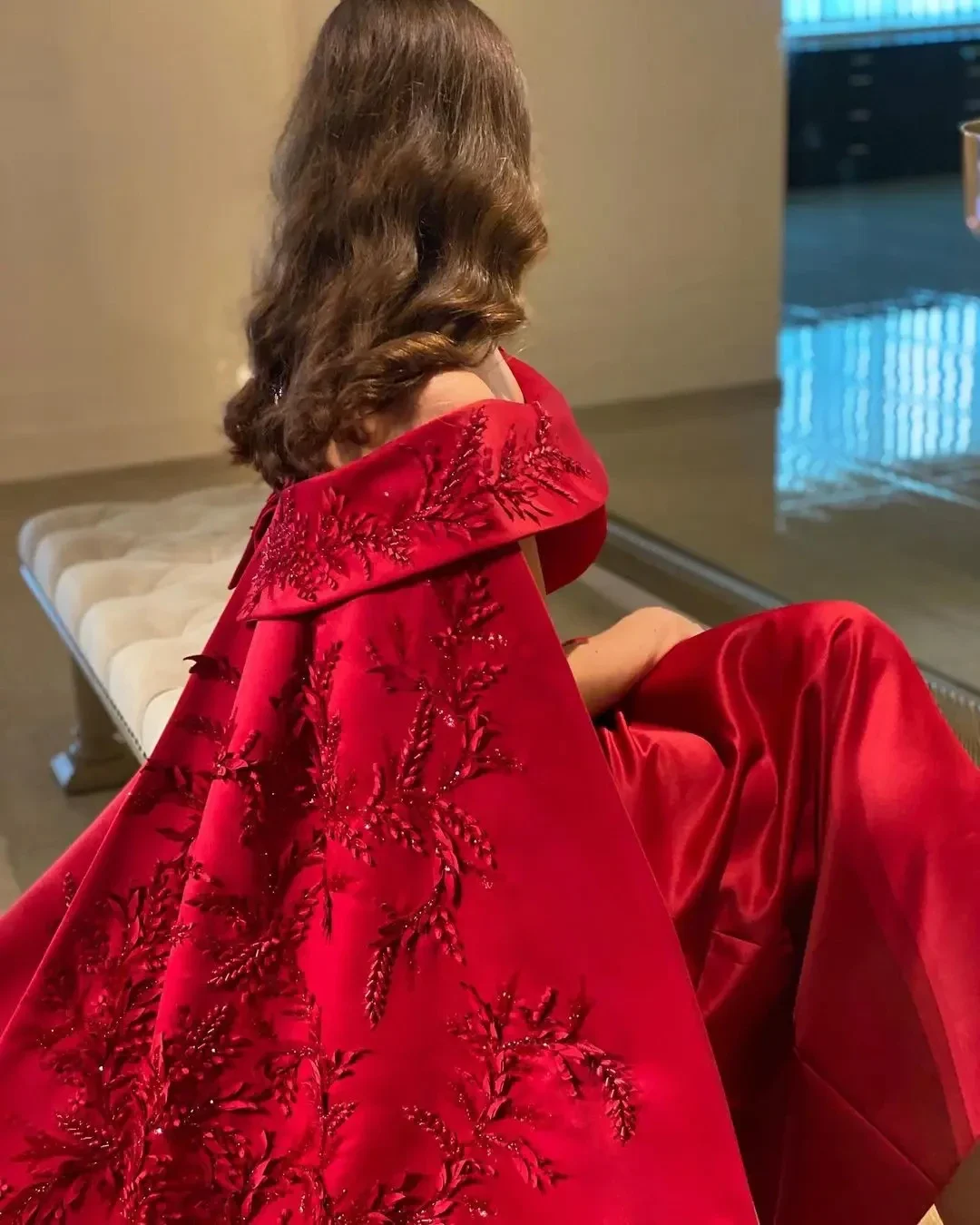 カスタマイズされたアンクル丈シースドレス、イブニングパーティ - Women Formal Wear Dress のレビューと価格
