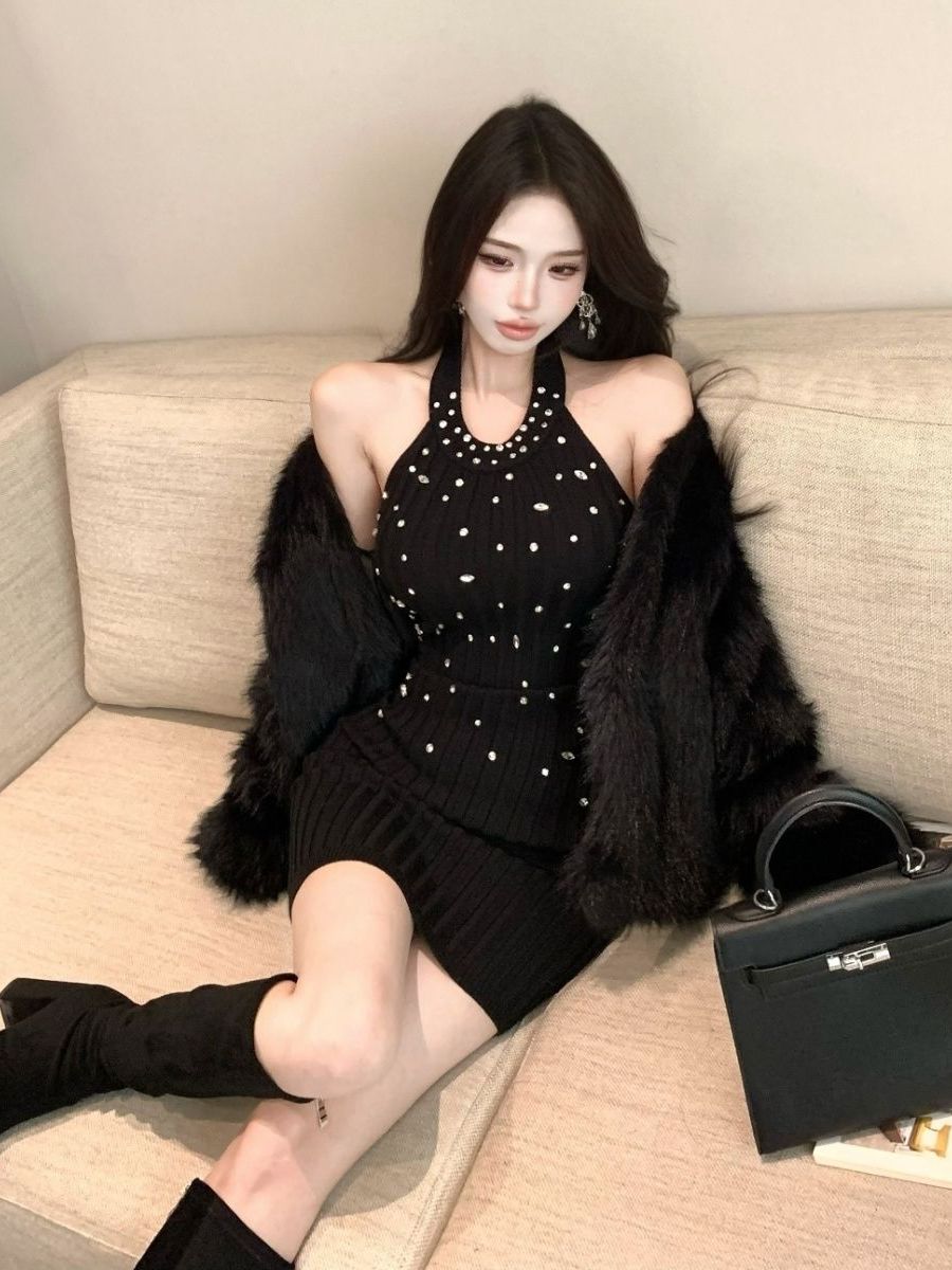 ファッショナブルなダイヤモンドがちりばめられたバックレスネッ - Wrap Dress Work のレビューと価格