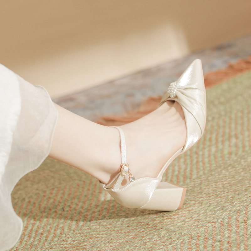 女性のためのベージュの結婚式の靴,先のとがったつま先,中空の - Women'S Formal Wear For Wedding のレビューと価格