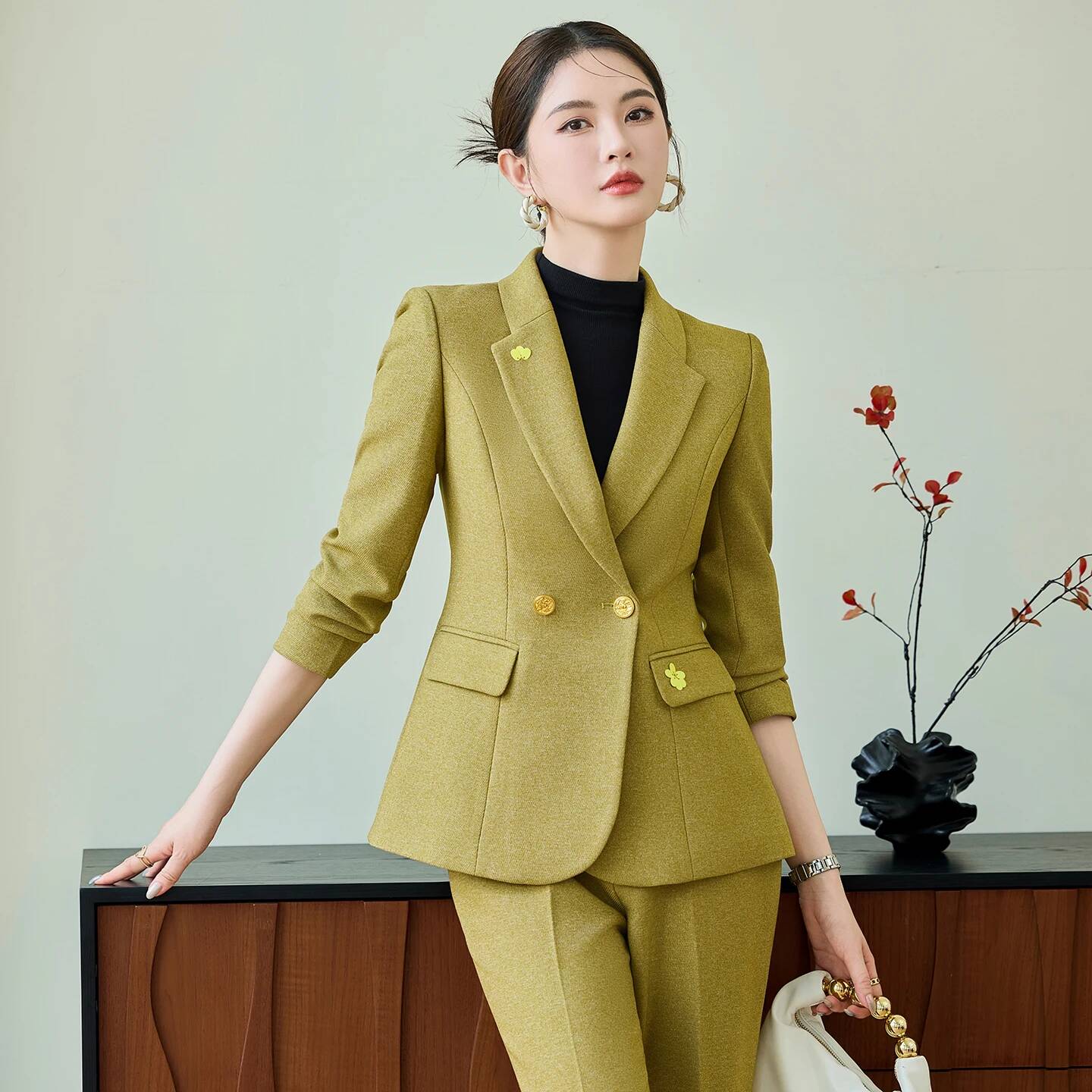 フォーマルな女性用ビジネススーツ、女性用パンツスーツ、レディ - Formal Winter Wear Women Jacket のレビューと価格